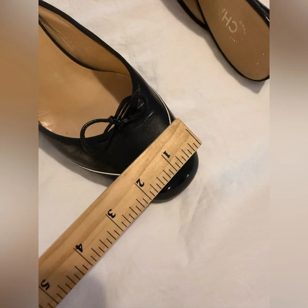 CHANEL Black Leather Bow-Trim Mules with White Piping EUC 0667 - Picture 15 of 16